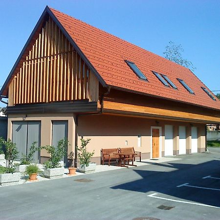 Guest Accomodation Klancar Ig Exterior photo